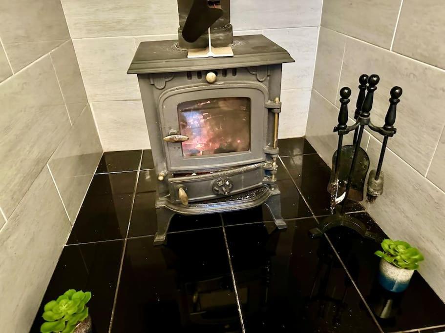 Cottage,Cinema Room,Log Burner Blaenavon Exteriör bild